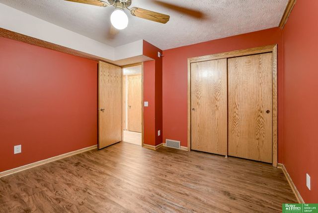 9404 Valaretta Drive, Gretna, NE 68028