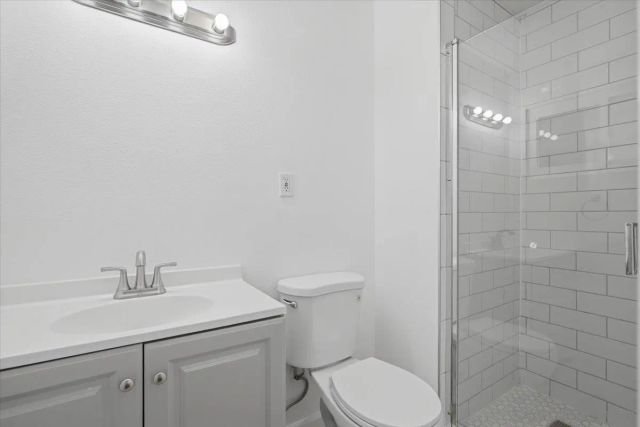 860 Magarian Rd, Fallbrook, CA 92028