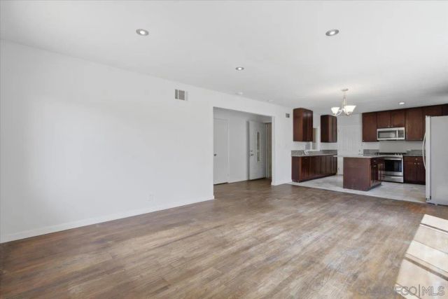 860 Magarian Rd, Fallbrook, CA 92028
