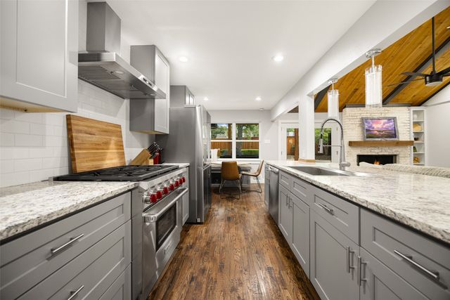 9827 Vistadale Drive, Dallas, TX 75238