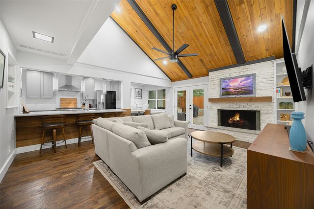 9827 Vistadale Drive, Dallas, TX 75238