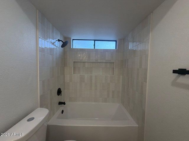 8821 N NEW WORLD Drive, Glendale, AZ 85302