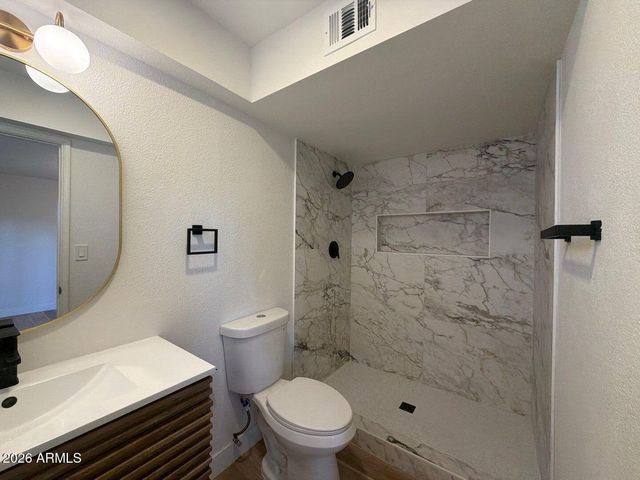 8821 N NEW WORLD Drive, Glendale, AZ 85302