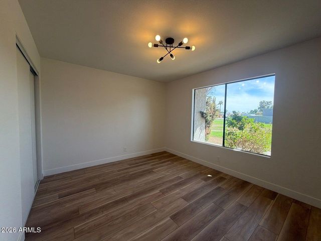 8821 N NEW WORLD Drive, Glendale, AZ 85302