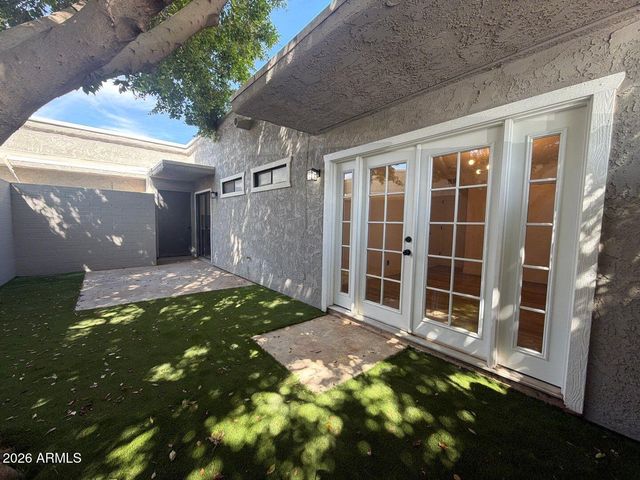 8821 N NEW WORLD Drive, Glendale, AZ 85302