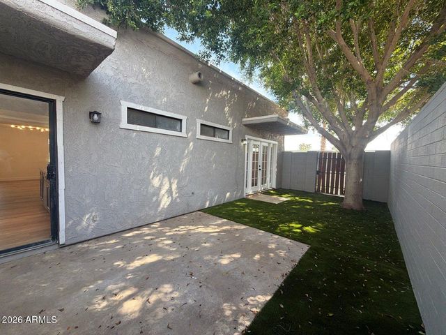 8821 N NEW WORLD Drive, Glendale, AZ 85302
