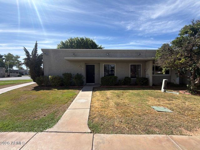 8821 N NEW WORLD Drive, Glendale, AZ 85302