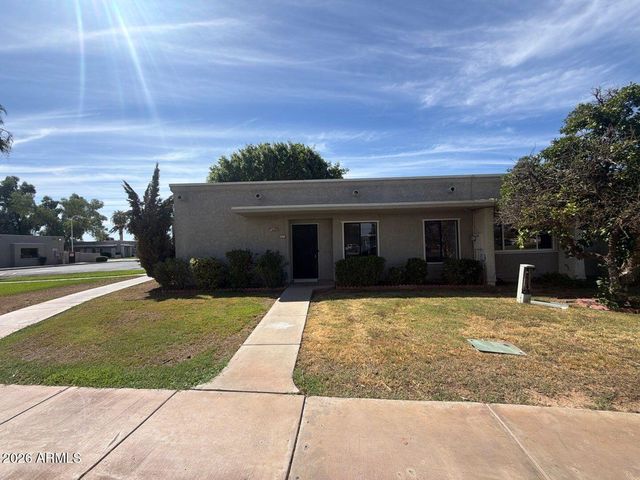 8821 N NEW WORLD Drive, Glendale, AZ 85302