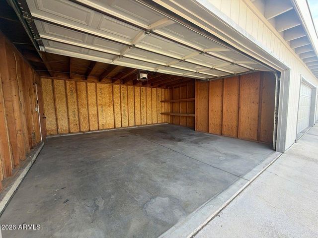 8821 N NEW WORLD Drive, Glendale, AZ 85302