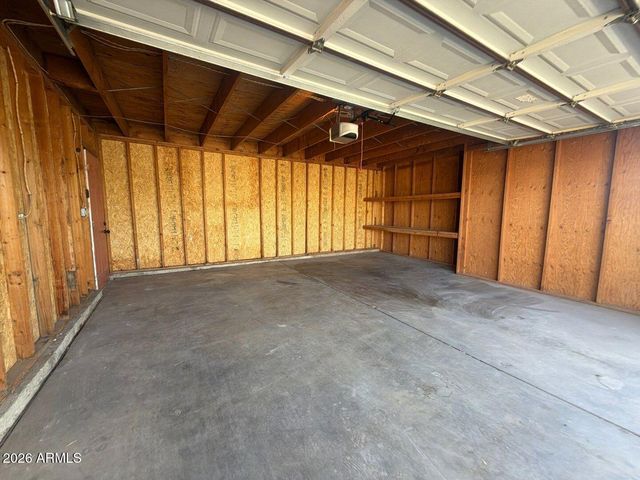 8821 N NEW WORLD Drive, Glendale, AZ 85302