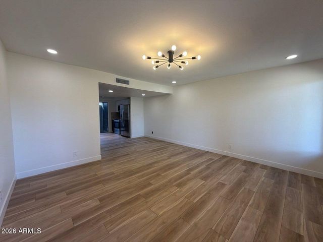 8821 N NEW WORLD Drive, Glendale, AZ 85302
