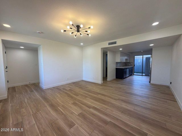 8821 N NEW WORLD Drive, Glendale, AZ 85302