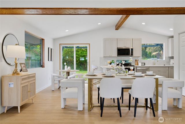 527 N 200th Street, Shoreline, WA 98133