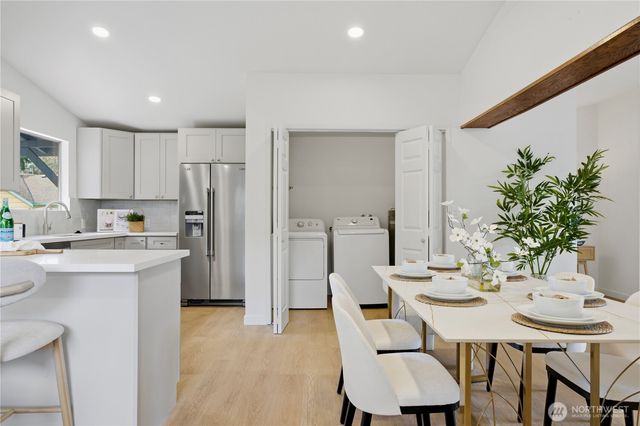 527 N 200th Street, Shoreline, WA 98133