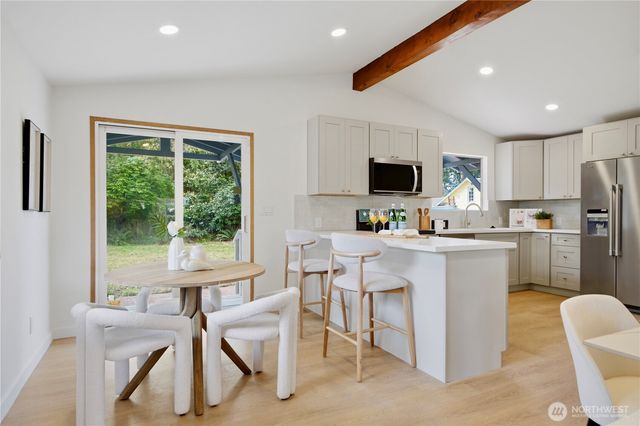 527 N 200th Street, Shoreline, WA 98133