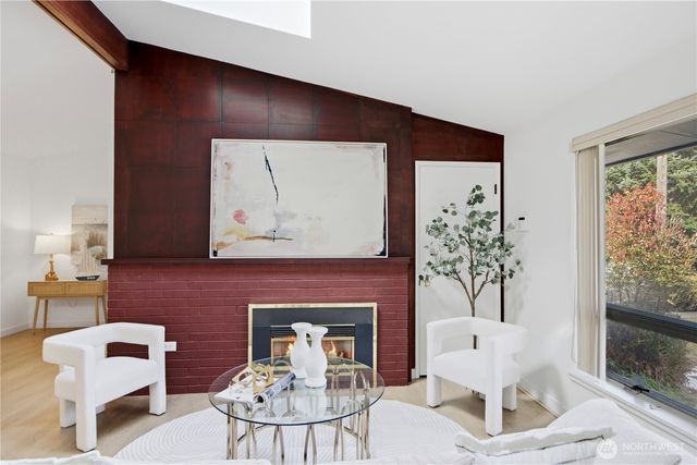 527 N 200th Street, Shoreline, WA 98133