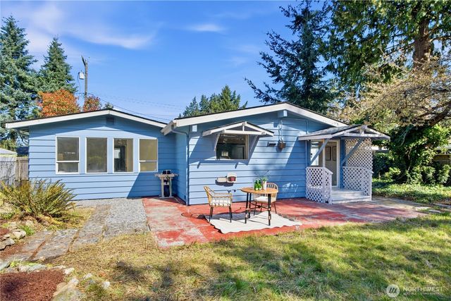 527 N 200th Street, Shoreline, WA 98133