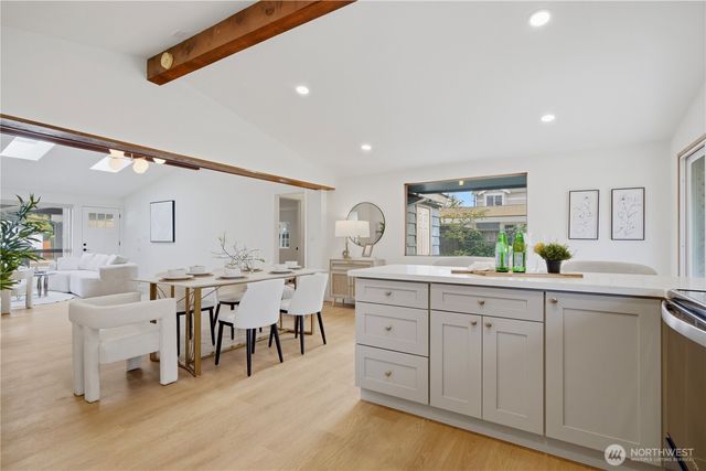 527 N 200th Street, Shoreline, WA 98133