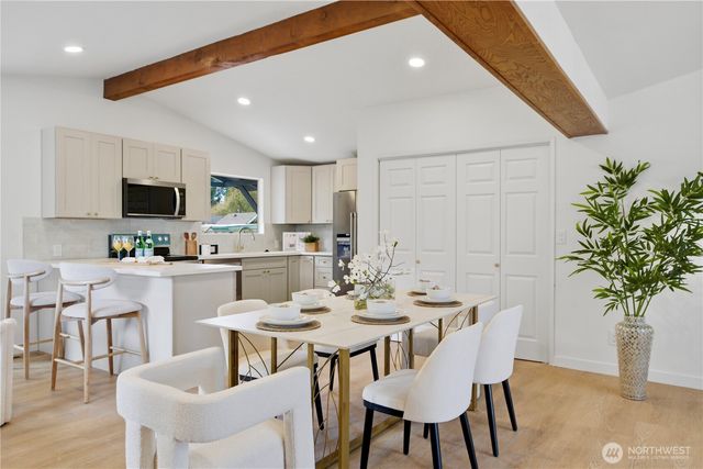 527 N 200th Street, Shoreline, WA 98133