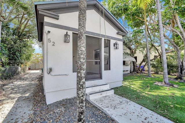 52 NW 47 0, Miami, FL 33127