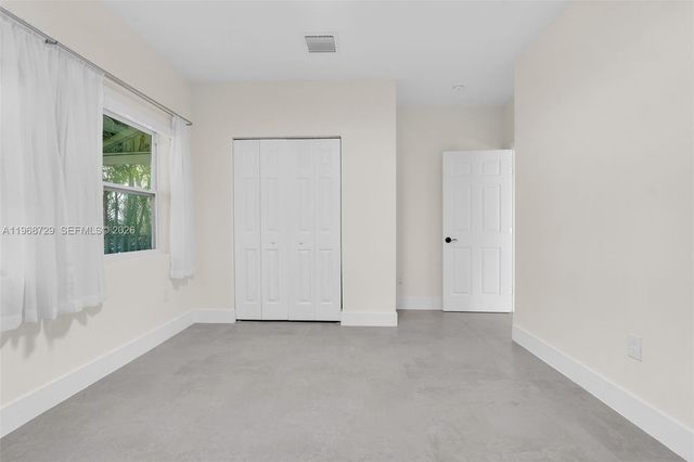 52 NW 47 0, Miami, FL 33127