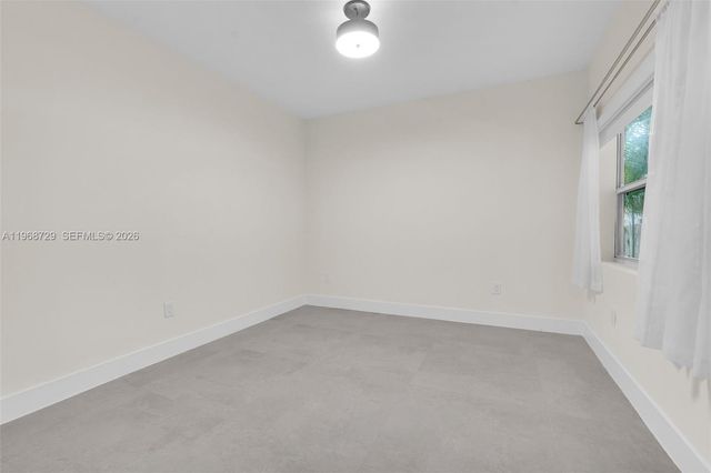 52 NW 47 0, Miami, FL 33127