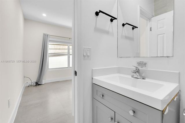 52 NW 47 0, Miami, FL 33127