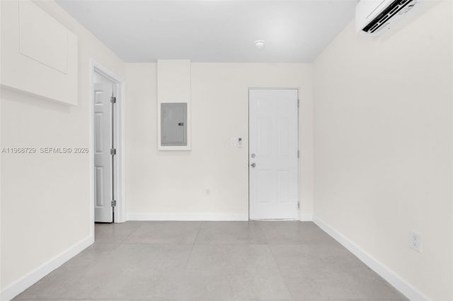 52 NW 47 0, Miami, FL 33127