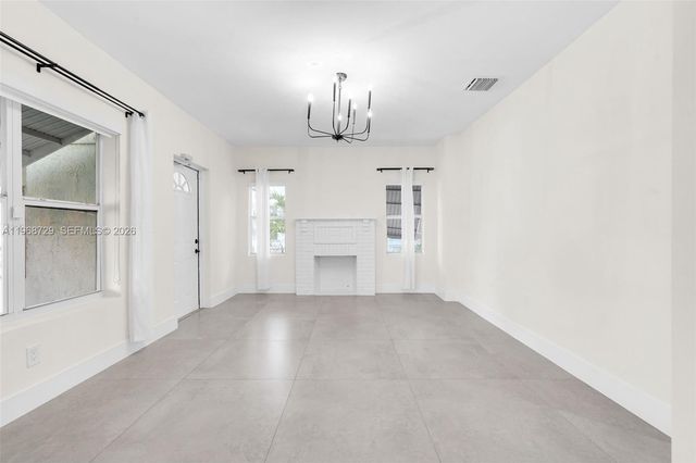 52 NW 47 0, Miami, FL 33127