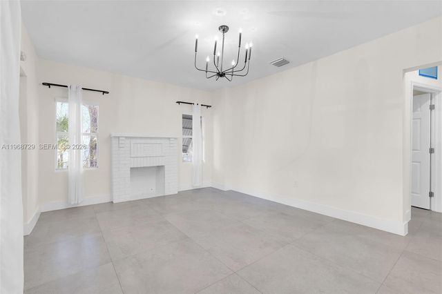 52 NW 47 0, Miami, FL 33127