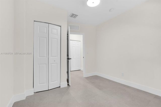 52 NW 47 0, Miami, FL 33127