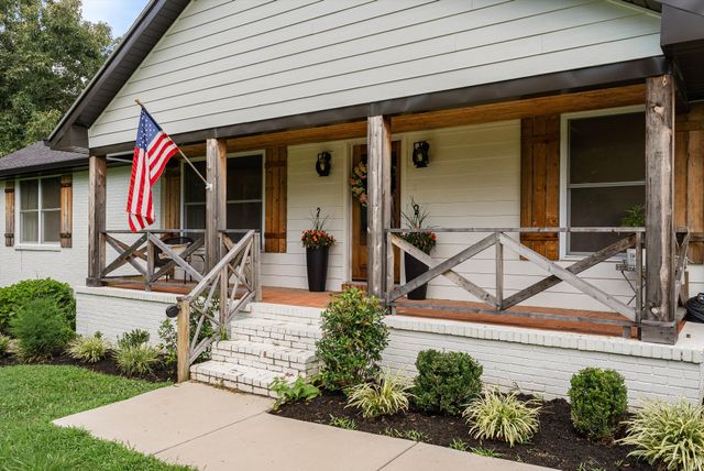 459 Bowling Branch Rd, Cottontown, TN 37048