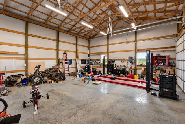 459 Bowling Branch Rd, Cottontown, TN 37048