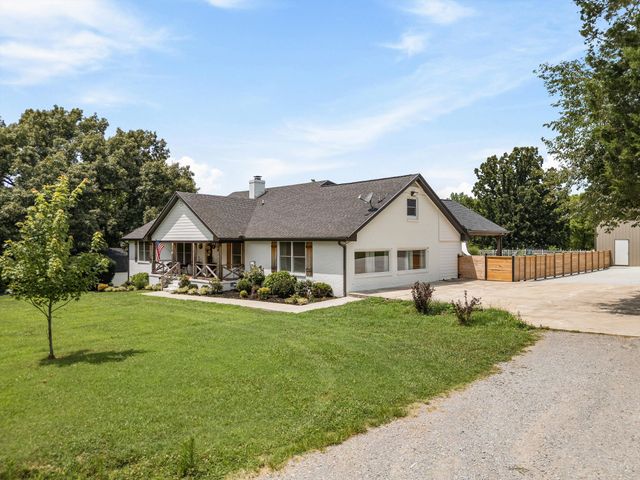 459 Bowling Branch Rd, Cottontown, TN 37048