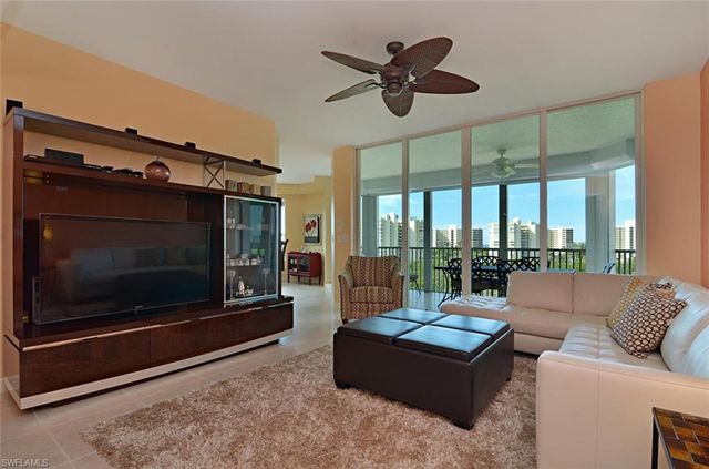 315 Dunes BLVD 505, Naples, FL 34110