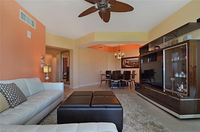 315 Dunes BLVD 505, Naples, FL 34110