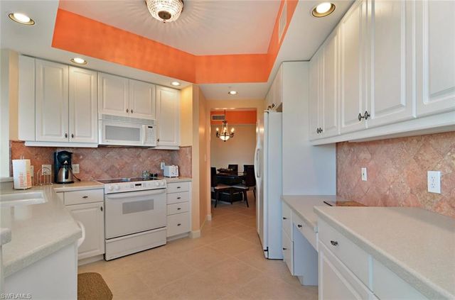 315 Dunes BLVD 505, Naples, FL 34110