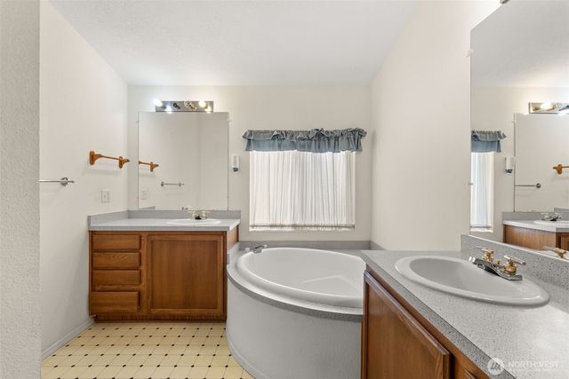 1116 Second Street W, South Bend, WA 98586