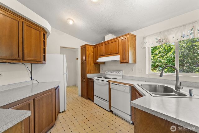 1116 Second Street W, South Bend, WA 98586