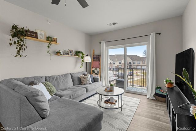 9781 Ridge Run Street 70, Hartland Township, MI 48855