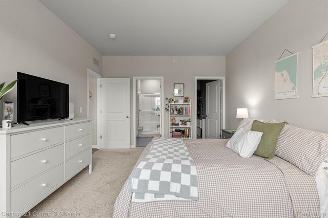 9781 Ridge Run Street 70, Hartland Township, MI 48855