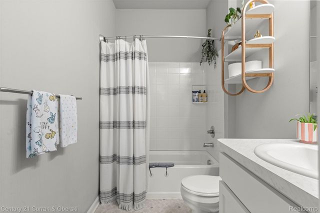 9781 Ridge Run Street 70, Hartland Township, MI 48855