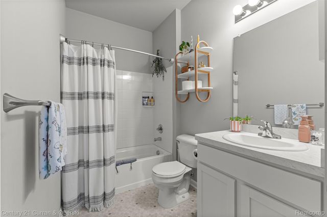 9781 Ridge Run Street 70, Hartland Township, MI 48855