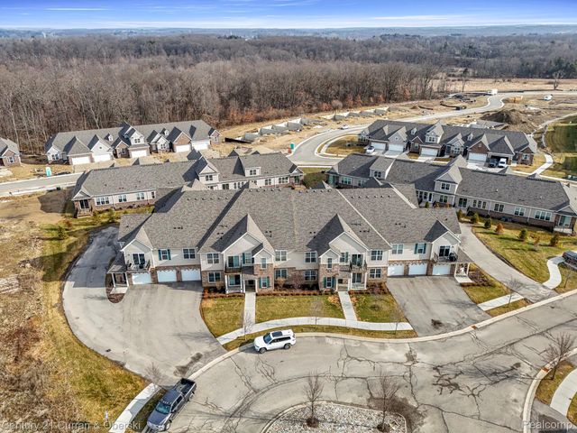 9781 Ridge Run Street 70, Hartland Township, MI 48855