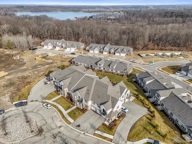 9781 Ridge Run Street 70, Hartland Township, MI 48855