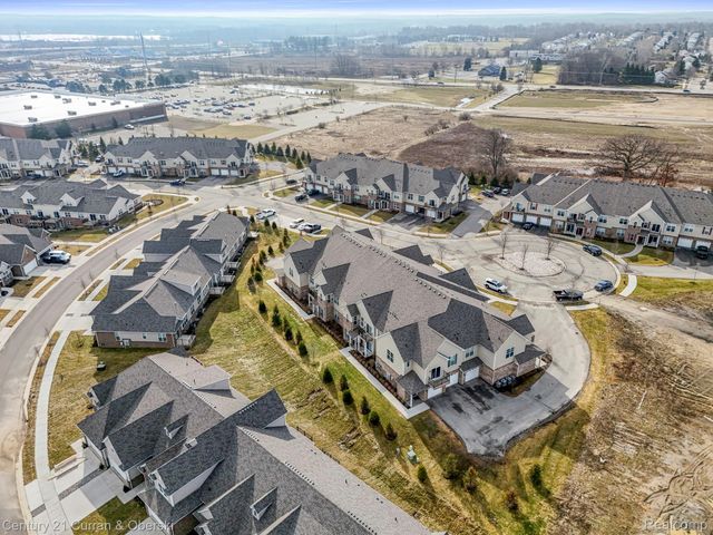 9781 Ridge Run Street 70, Hartland Township, MI 48855