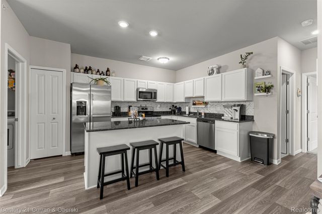 9781 Ridge Run Street 70, Hartland Township, MI 48855