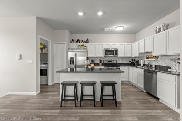 9781 Ridge Run Street 70, Hartland Township, MI 48855