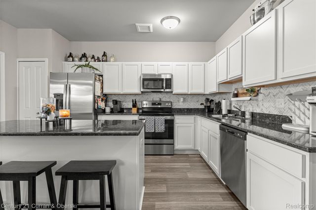 9781 Ridge Run Street 70, Hartland Township, MI 48855