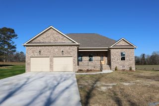 1039 Shoal Creek Road, Arab, AL 35016